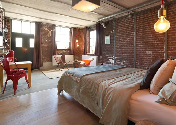 Bij Tante Toos Bed & Breakfast 3*